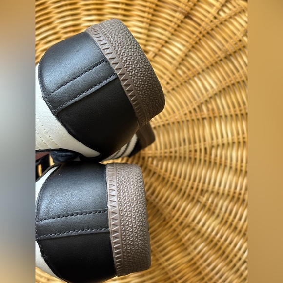 Adidas Sambas Black and White Classic Sneakers - Picture 5 of 6